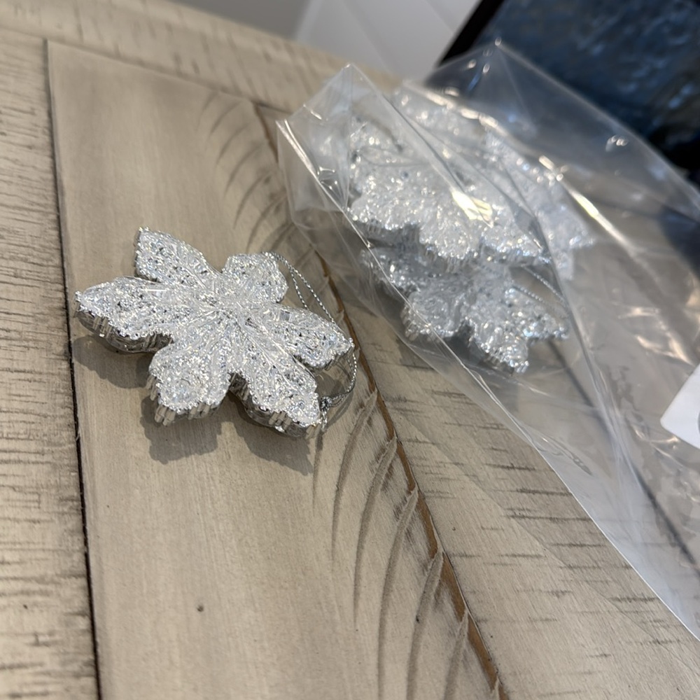 Snowflake ornaments - Picture 2 of 4
